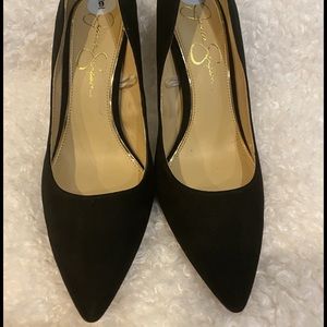 Jessica Simpson black  4inch pumps